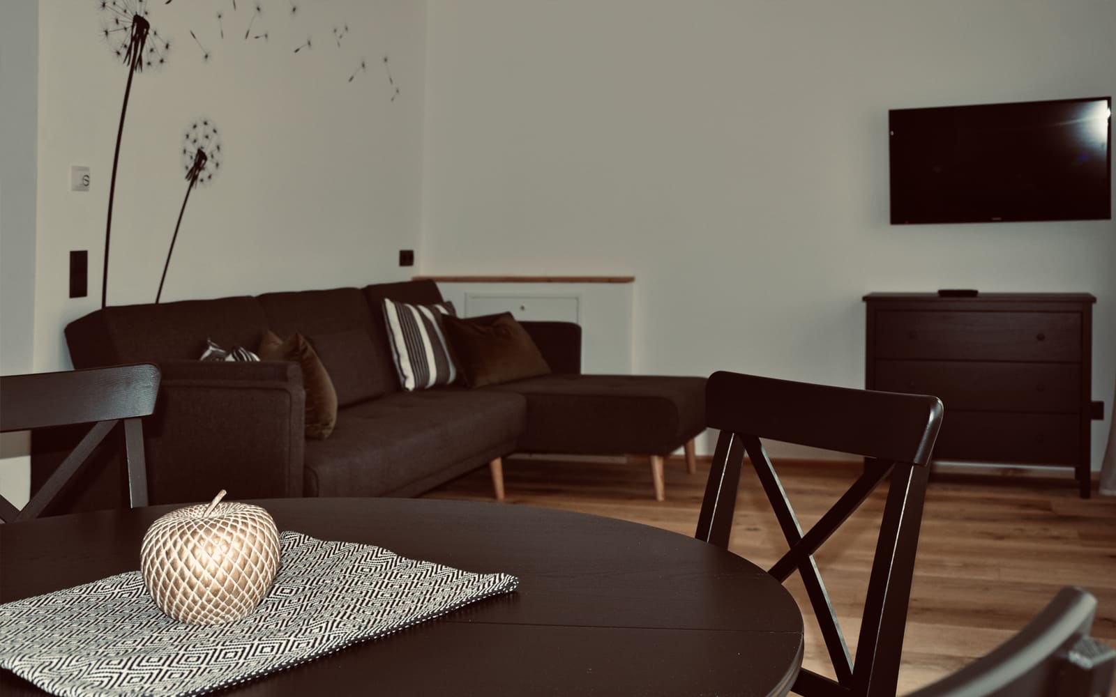 Binderhof in Sarns Wohnzimmer mit TV